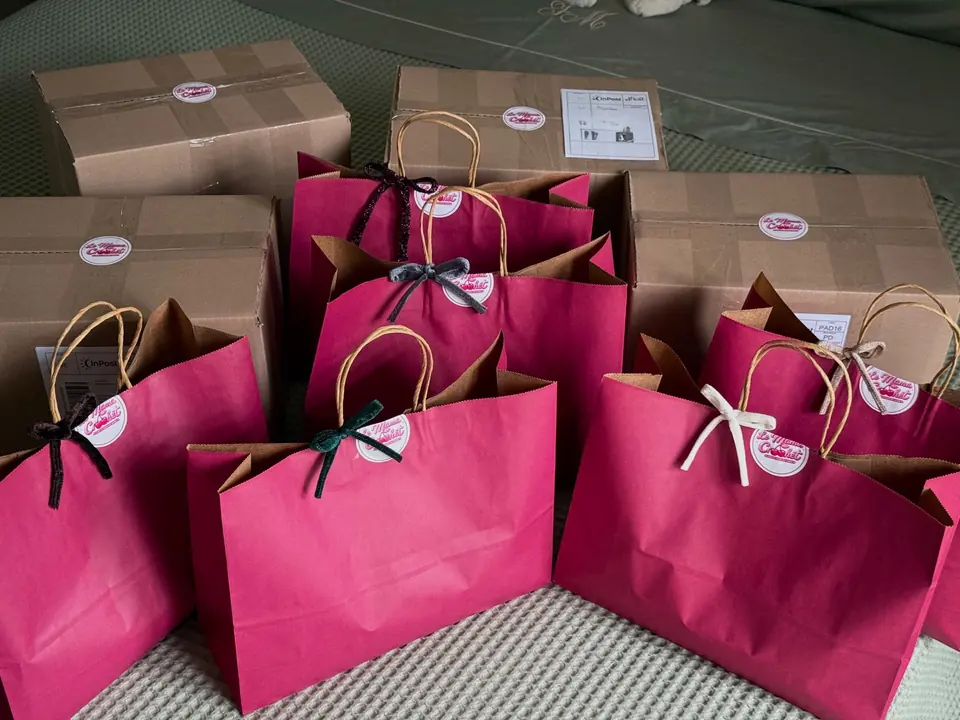 Immagine editoriale Le Mama con confezione e accessori